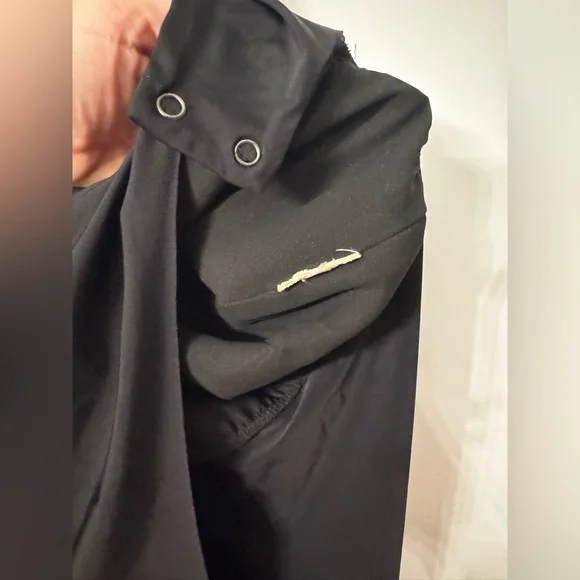 L’Agence Silk Plunge Neck Bodysuit in Black, Size Large. 🖤 - Picture 8 of 9